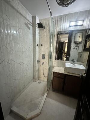 3 BHK Builder Floor in Defence Colony, South Delhi