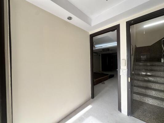 3 BHK Builder Floor in Defence Colony, South Delhi