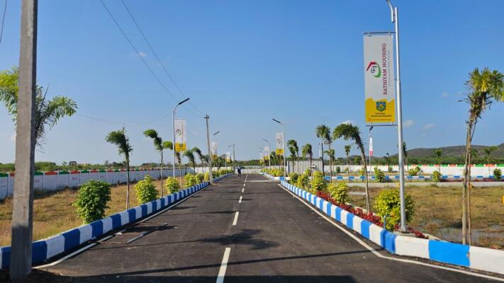 Residential land / Plot in Mahindra City, GST Road