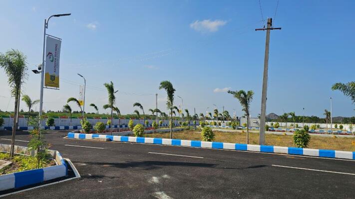 Residential land / Plot in Mahindra City, GST Road