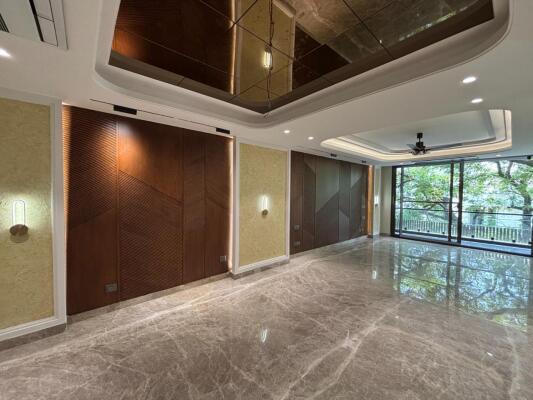 4 BHK Builder Floor in South Extension 2, Delhi