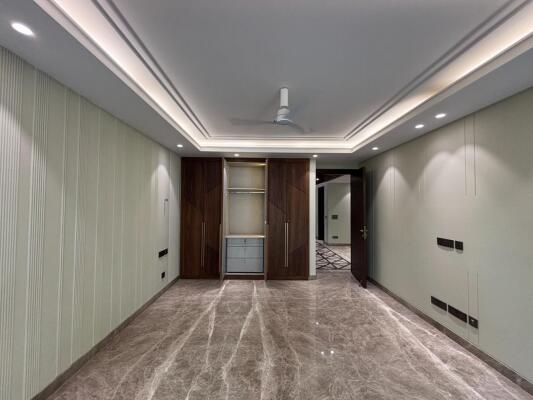 4 BHK Builder Floor in South Extension 2, Delhi