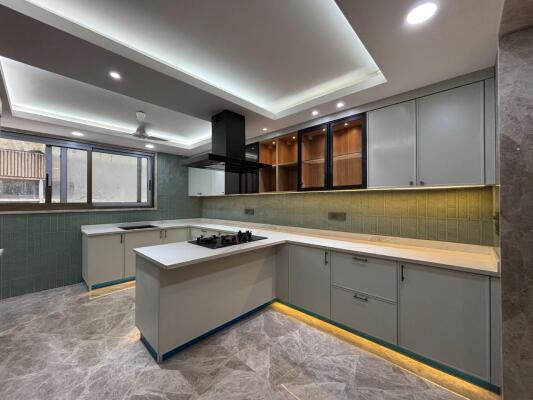 4 BHK Builder Floor in South Extension 2, Delhi