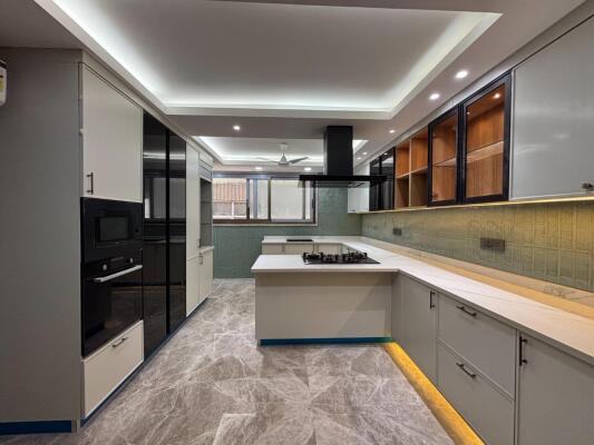 4 BHK Builder Floor in South Extension 2, Delhi