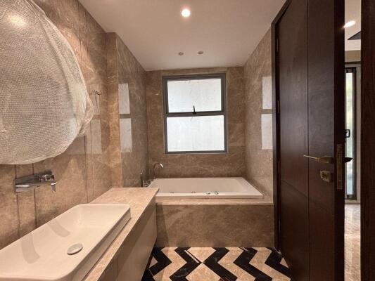 4 BHK Builder Floor in South Extension 2, Delhi