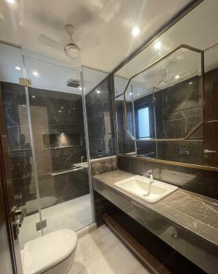 3 BHK Builder Floor in Malcha Marg, Delhi