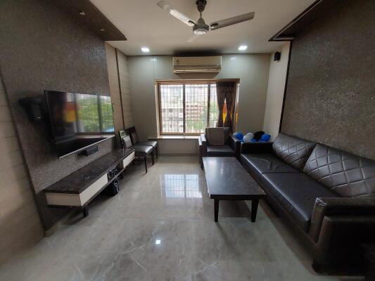 2 BHK Flat in Dadar East, Mumbai