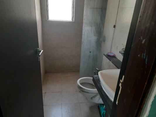 2 BHK Flat in Brahmand, Thane West