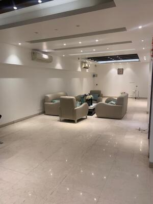 4 BHK Builder Floor in Navjeevan Vihar, Delhi