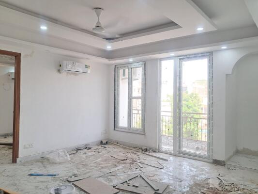 4 BHK Flat in Paryavaran Complex, Delhi