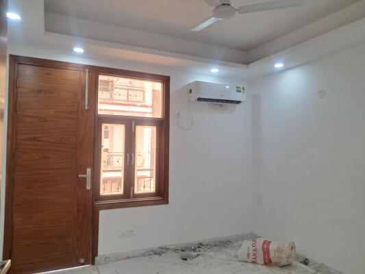 4 BHK Flat in Paryavaran Complex, Delhi