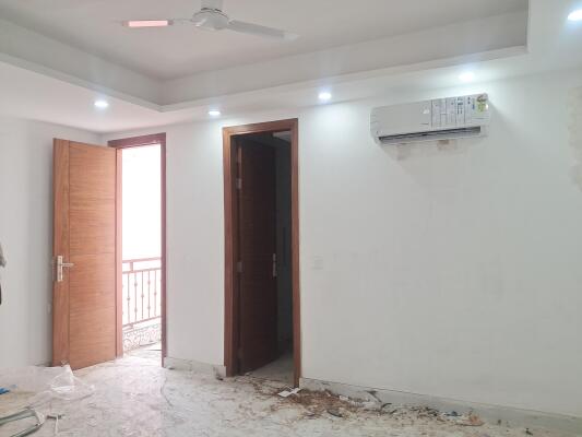 4 BHK Flat in Paryavaran Complex, Delhi