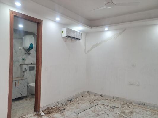 4 BHK Flat in Paryavaran Complex, Delhi