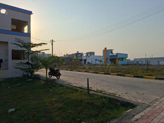 Residential land / Plot in Red Hills, Chennai