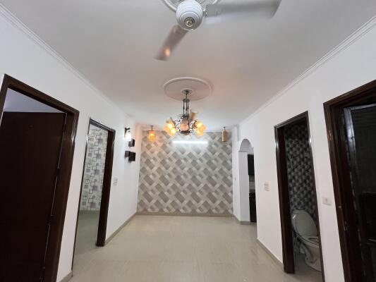 2 BHK Builder Floor in Sainik Colony, Faridabad