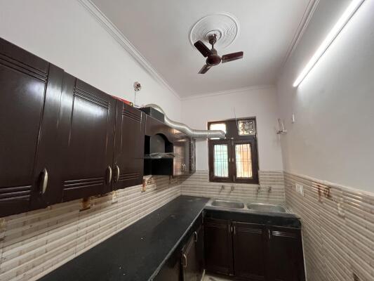 2 BHK Builder Floor in Sainik Colony, Faridabad
