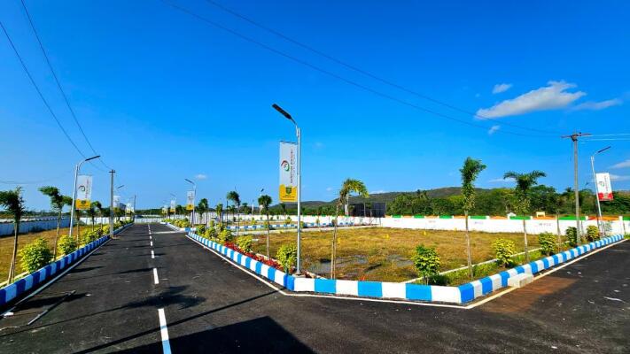 Residential land / Plot in Mahindra City, GST Road