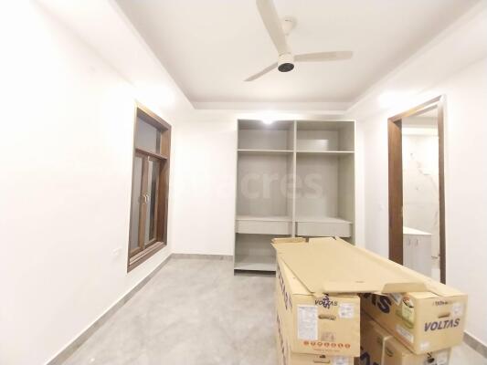 3 BHK Flat in Freedom Fighter Enclave, Delhi
