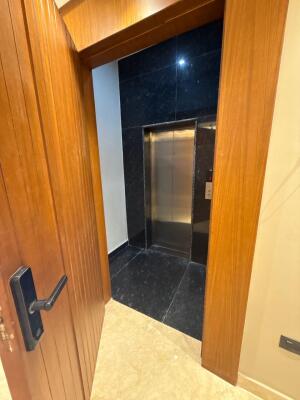 3 BHK Builder Floor in Palam Vihar, Gurgaon