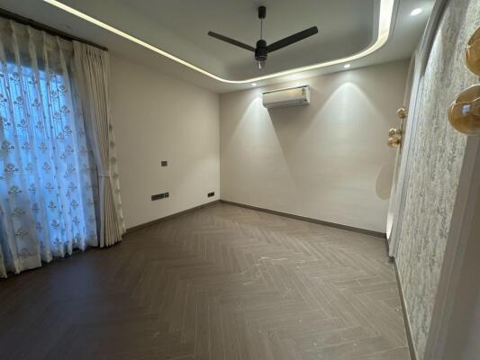 4 BHK Builder Floor in DLF Phase 1, Gurgaon
