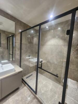 4 BHK Builder Floor in Green Park Extension, Delhi