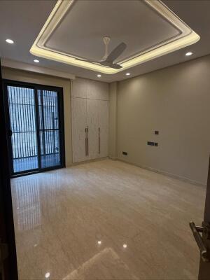 4 BHK Builder Floor in Kailash Colony, Delhi