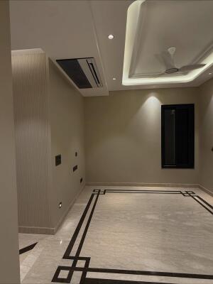 4 BHK Builder Floor in Kailash Colony, Delhi