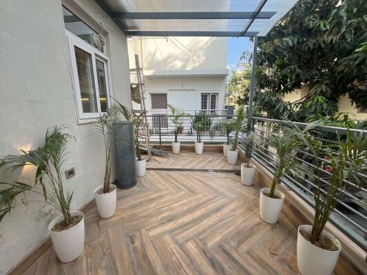 4 BHK Flat in Sector B Vasant Kunj, Delhi