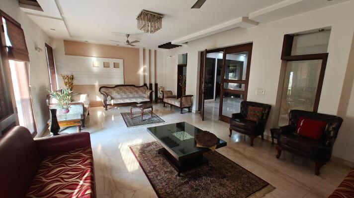4 BHK Builder Floor in DLF Phase 1, Gurgaon
