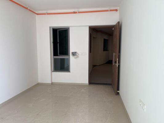 2 BHK Flat in Kolshet Road, Thane