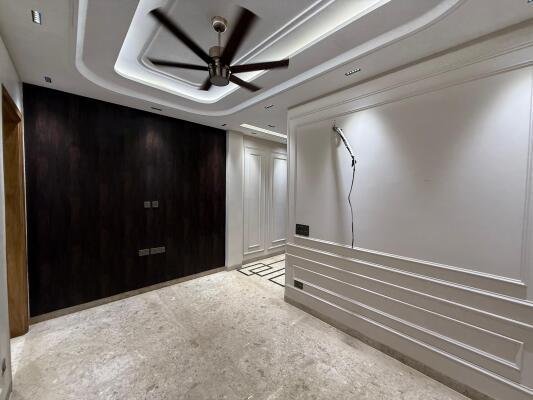 2 BHK Builder Floor in Lajpat Nagar, Delhi