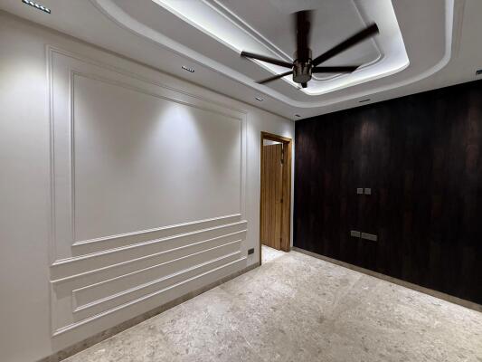 2 BHK Builder Floor in Lajpat Nagar, Delhi