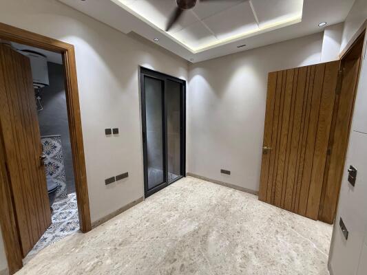 2 BHK Builder Floor in Lajpat Nagar, Delhi