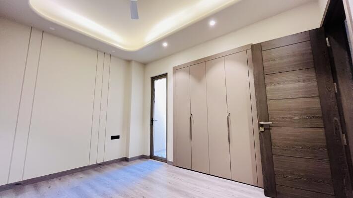 4 BHK Builder Floor in Green Park Extension, Delhi