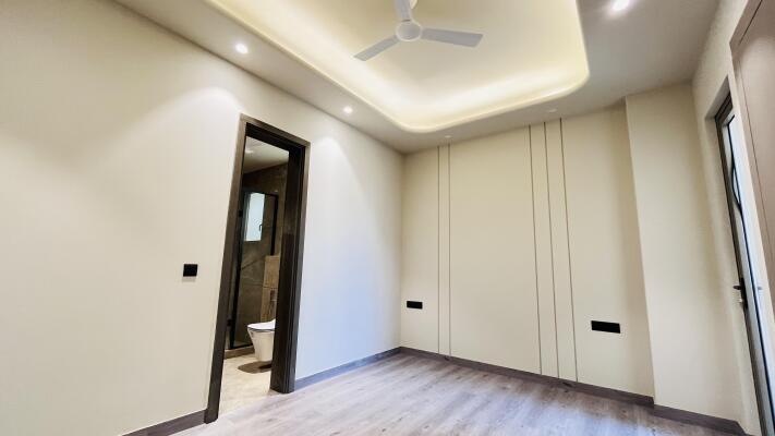 4 BHK Builder Floor in Green Park Extension, Delhi