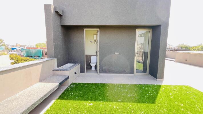 4 BHK Builder Floor in Green Park Extension, Delhi