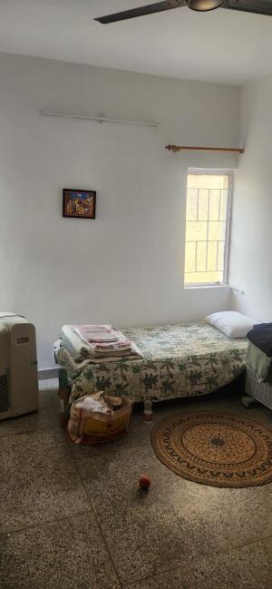 2 BHK Flat in Alaknanda, Delhi