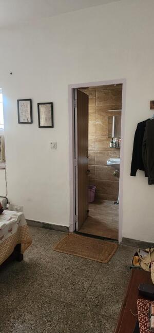 2 BHK Flat in Alaknanda, Delhi