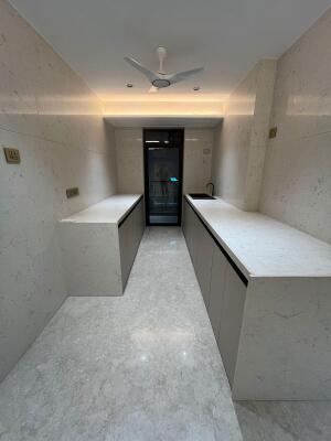 3 BHK Flat in Vile Parle West, Mumbai