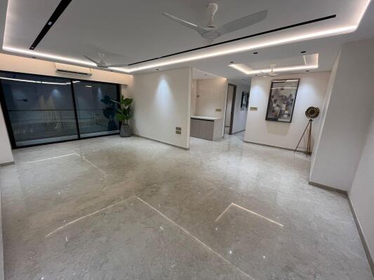 3 BHK Flat in Vile Parle West, Mumbai