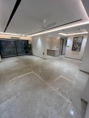 3 BHK Flat in Vile Parle West, Mumbai