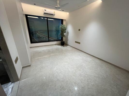 3 BHK Flat in Vile Parle West, Mumbai