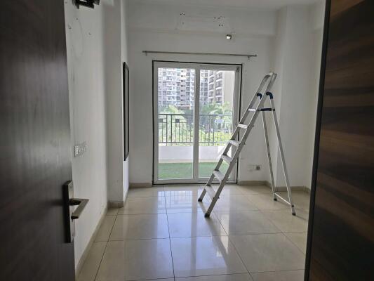 3 BHK Flat in Sector 143, Noida