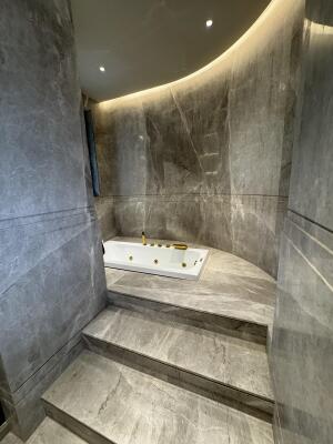 4 BHK Builder Floor in Hauz Khas Enclave, Delhi