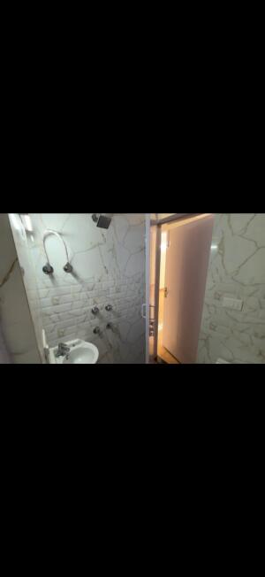 3 BHK Flat in Vasundhara Enclave, Delhi