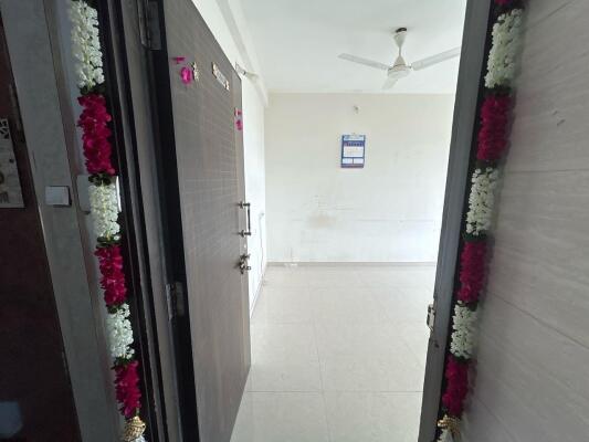 2 BHK Flat in Malad West, Mumbai