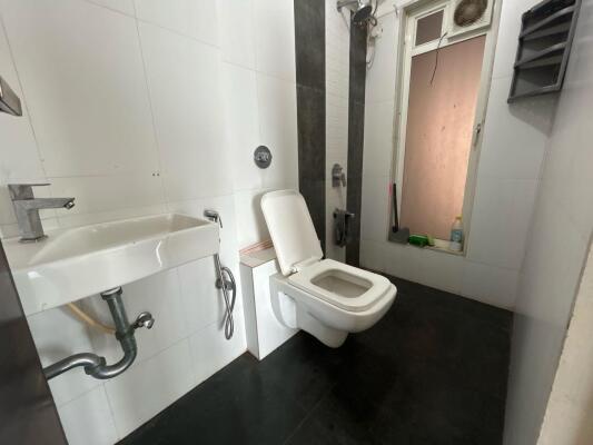 2 BHK Flat in Malad West, Mumbai