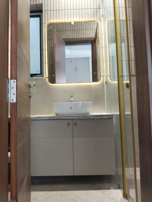 3 BHK Builder Floor in Kailash hills, Delhi