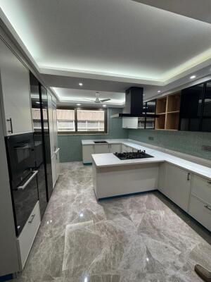 4 BHK Builder Floor in South Extension 2, Delhi