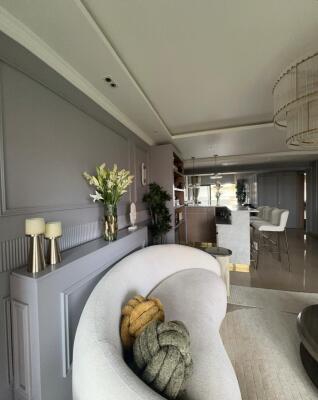 3 BHK Flat in Bandra West, Mumbai